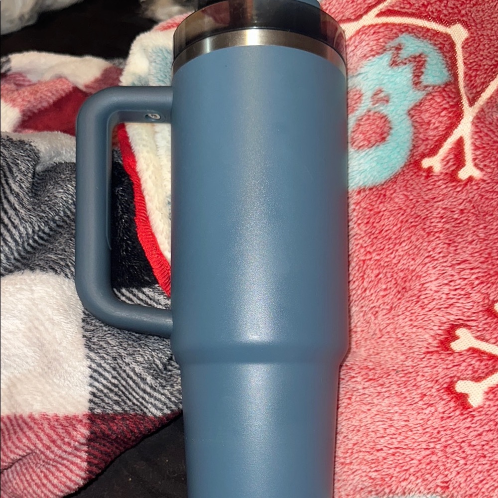 Stanley 30oz Quencher - Picture 2 of 5